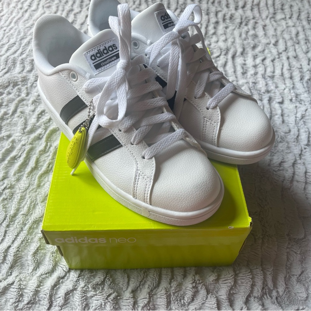 Adidas Cloudfoam Advantage Women's Size 7 NWT